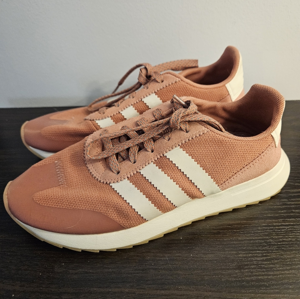 Adidas Dusty Pink Size 6.5 Vintage Style
